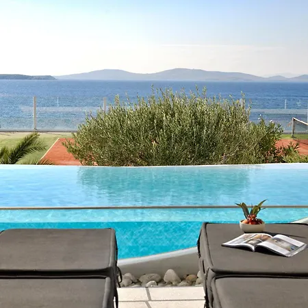 Otel Saint John & 5*